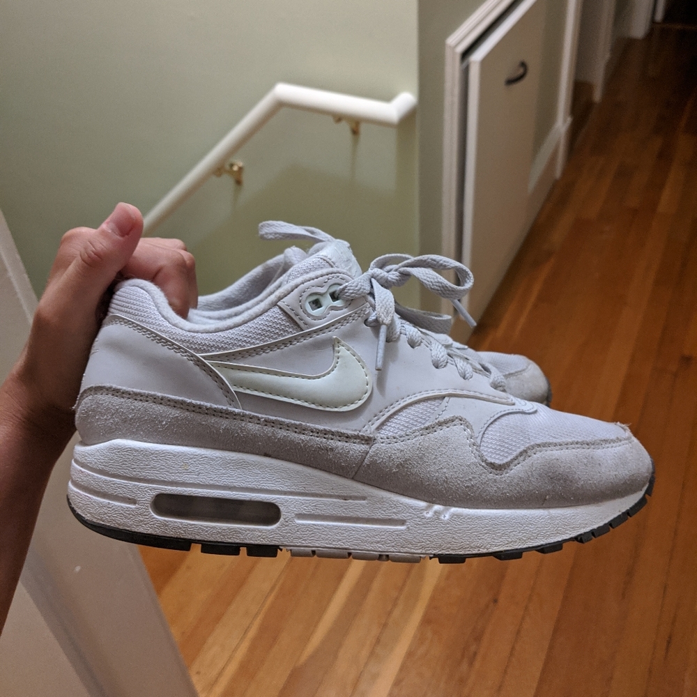 Nike Air Max barely worn - Picture 2 of 3